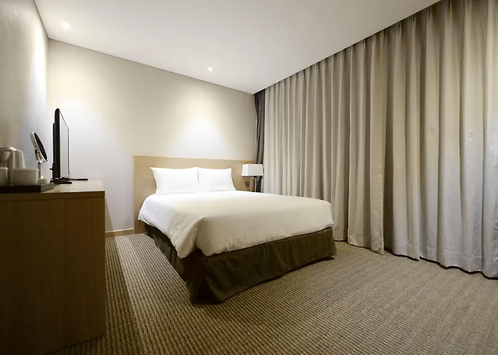 New Oriental Myeongdong Hotel 3*